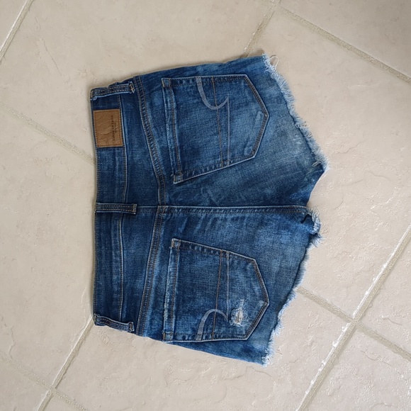 American Eagle Distressed Shorts - Picture 2 of 4